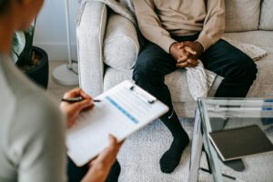 Häusliche Pflege organisieren – Planungstipps & Checkliste